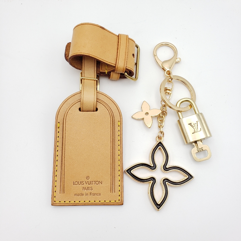 Authentic Louis Vuitton Tan Luggage Tag, Gold Padlock w/ Unbranded Keychain